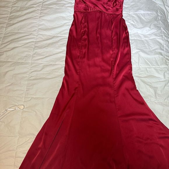 HUSH women's dress maxi mermaid gown red  satin vneck spaghetti strap size 4 - Picture 9 of 13